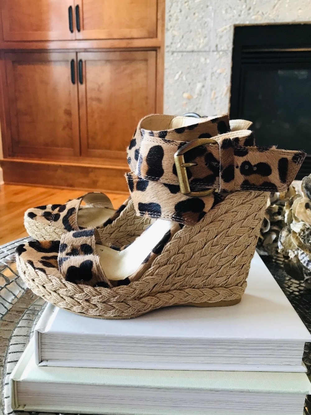 BOHO-CHIC STUART WEITZMAN CALF HAIR LEOPARD ESPADRILLE WEDGE STATEMENT SANDAL - Picture 9 of 14